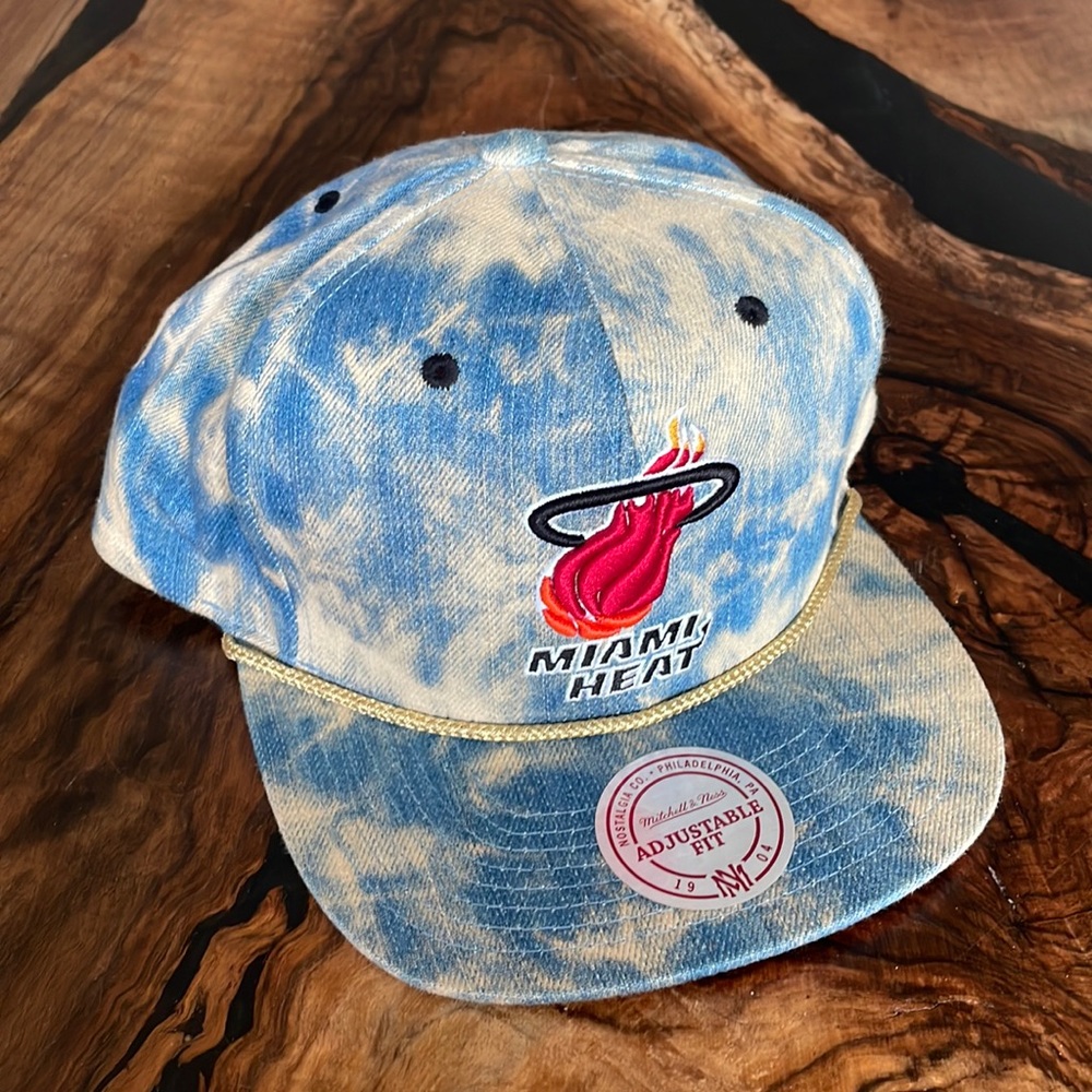 NWT Mitchell & Ness Miami Heat NBA Acid Wash HWC Adjustable Snapback Hat